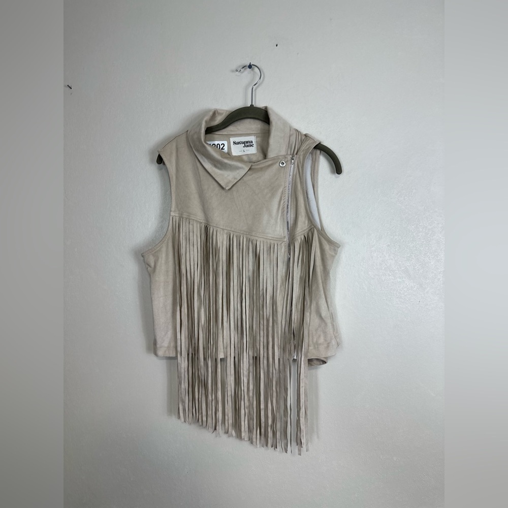 Savanna jane size large cream vest .shirt. P2p-20” 19”length 10” arm opening
